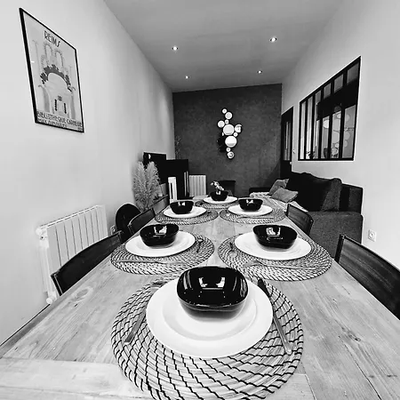 Refuge Urbain - Ideal Pour Familles & Amis - Calme En Plein Centre-ville - Wifi Debit - Netflix - Machine A Laver - Gare, Cathedrale De Reims, Commerces, Restaurants & Transports En Commun Accessibles A Pied En Moins De 10 Minutes شقة *