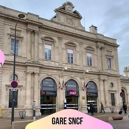 Refuge Urbain - Ideal Pour Familles & Amis - Calme En Plein Centre-ville - Wifi Debit - Netflix - Machine A Laver - Gare, Cathedrale De Reims, Commerces, Restaurants & Transports En Commun Accessibles A Pied En Moins De 10 Minutes *