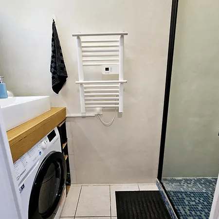 Refuge Urbain - Ideal Pro, Familles & Amis - Le Calme En Hypercentre - Wifi Debit - Netflix - Machine A Laver - Gare, Cathedrale, Commerces, Restaurants & Transports En Commun A Moins De 10 Minutes A Pied Apartment Reims
