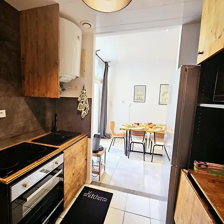 Refuge Urbain - Ideal Pour Familles & Amis - Calme En Plein Centre-ville - Wifi Debit - Netflix - Machine A Laver - Gare, Cathedrale De Reims, Commerces, Restaurants & Transports En Commun Accessibles A Pied En Moins De 10 Minutes Reims