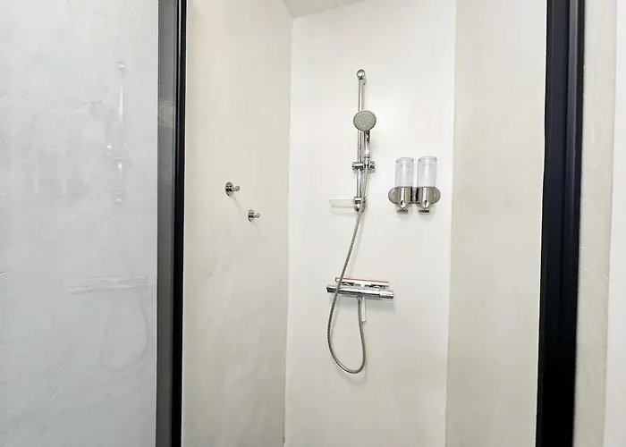 Refuge Urbain - Ideal Pour Familles & Amis - Calme En Plein Centre-ville - Wifi Debit - Netflix - Machine A Laver - Gare, Cathedrale De Reims, Commerces, Restaurants & Transports En Commun Accessibles A Pied En Moins De 10 Minutes * Реймс