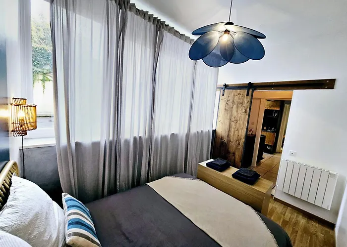 Refuge Urbain - Ideal Pour Familles & Amis - Calme En Plein Centre-ville - Wifi Debit - Netflix - Machine A Laver - Gare, Cathedrale De Reims, Commerces, Restaurants & Transports En Commun Accessibles A Pied En Moins De 10 Minutes * Реймс